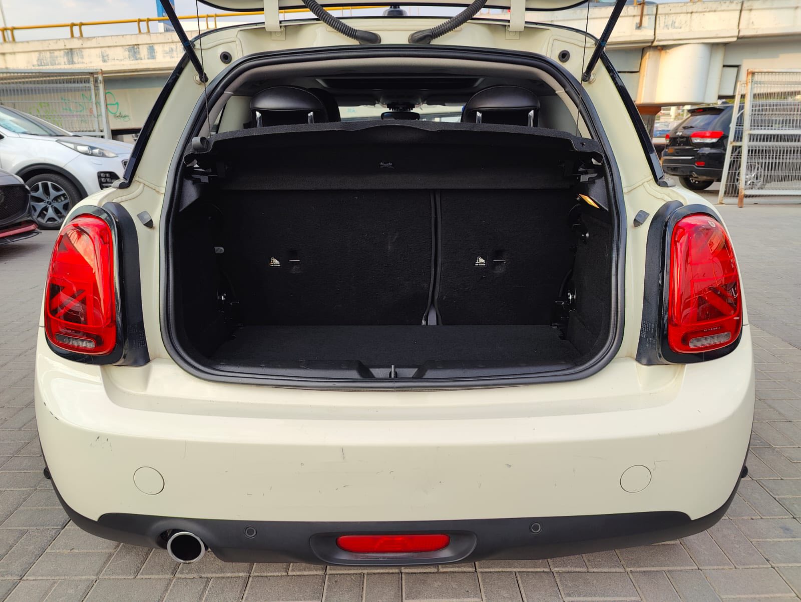 MINI COOPER CHILI AT 2019