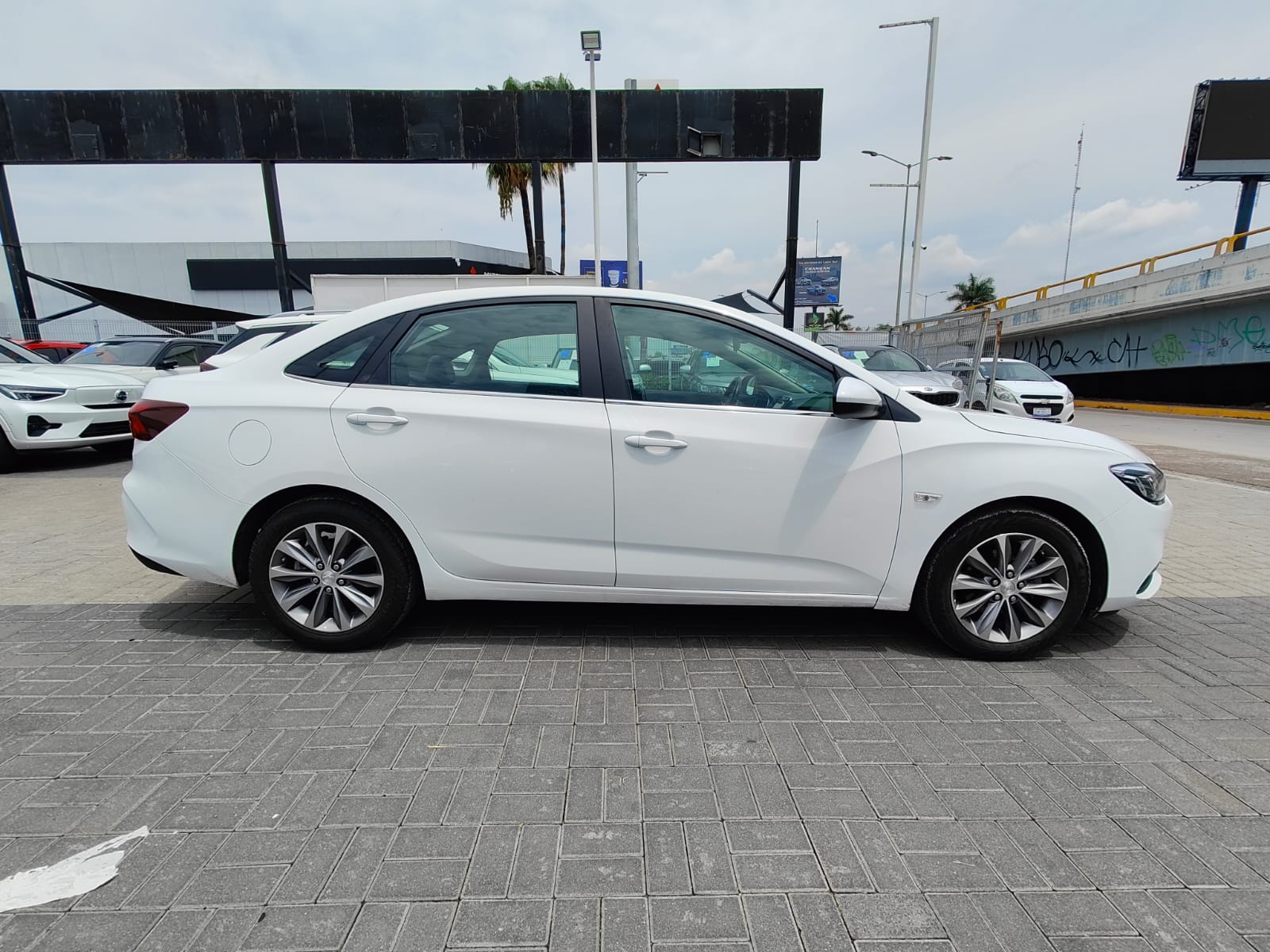 CHEVROLET CAVALIER LT AUT 3 CIL 2023